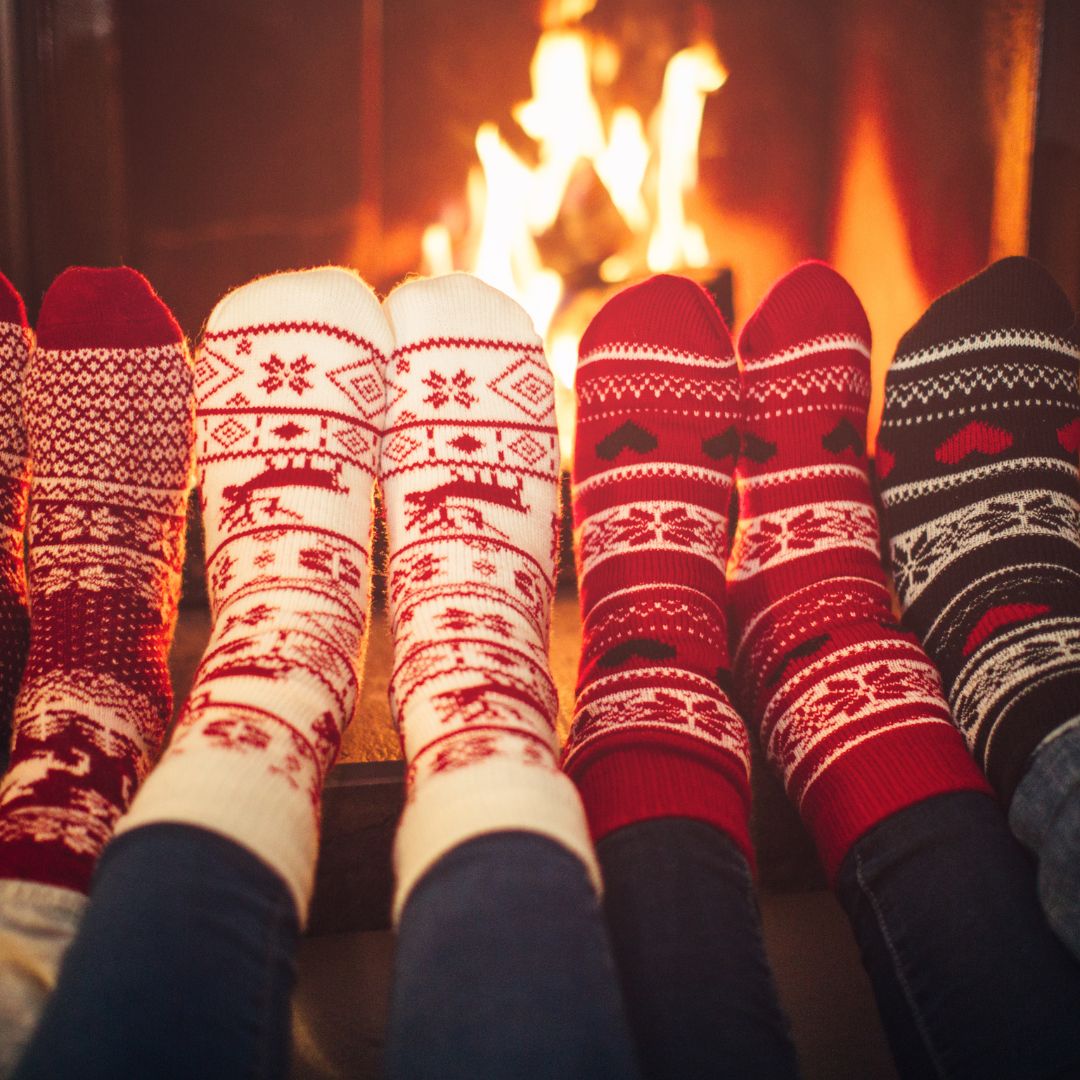 Wie im Winter warm halten? Zum Beispiel mit warmen Socken!